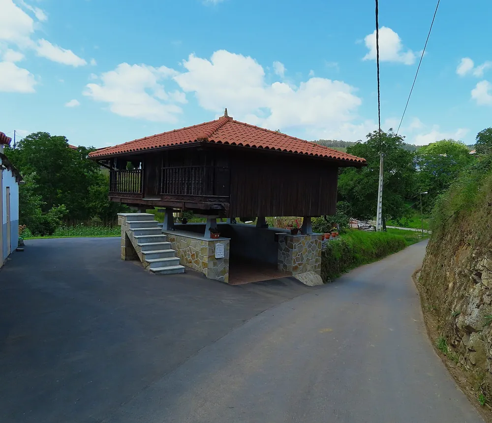 Hórreo tradicional del valle